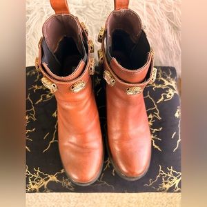 Women’s chunky boots